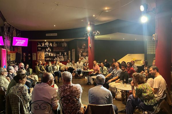 pubblico nel foyer