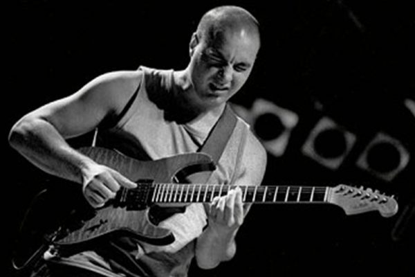 Marco Tindiglia alla chitarra